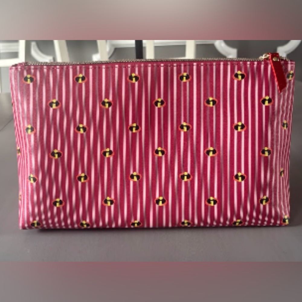 Disney PIXAR The Incredibles Travel Bag - Picture 8 of 8